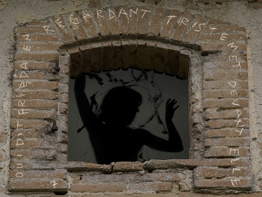 Oui dit Frieda en regardant tristement devant elle